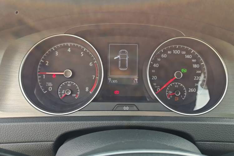 Used Volkswagen Golf 2016 230TSI Automatic Comfort Version Instrument Cluster