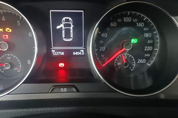 Used Volkswagen Golf 2016 230TSI Automatic Luxury Version Instrument Cluster
