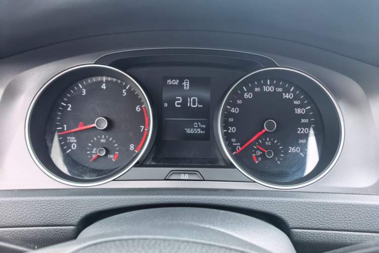 Used Volkswagen Golf 2016 1.6L Manual Fashion Edition Instrument Cluster