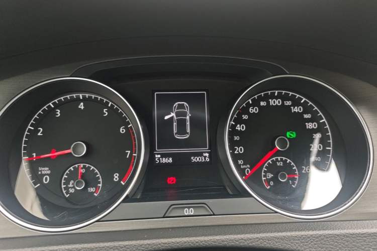 Used Volkswagen Golf 2016 230TSI Automatic Comfort Version Instrument Cluster