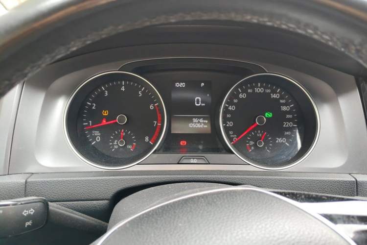 Used Volkswagen Golf 2016 1.6L Automatic Fashion Model Instrument Cluster