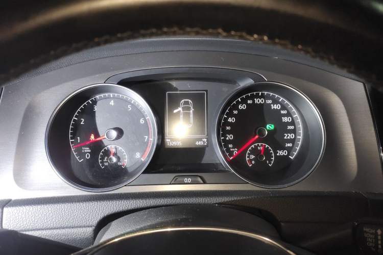 Used Volkswagen Golf 2016 230TSI Automatic Comfort Version Instrument Cluster