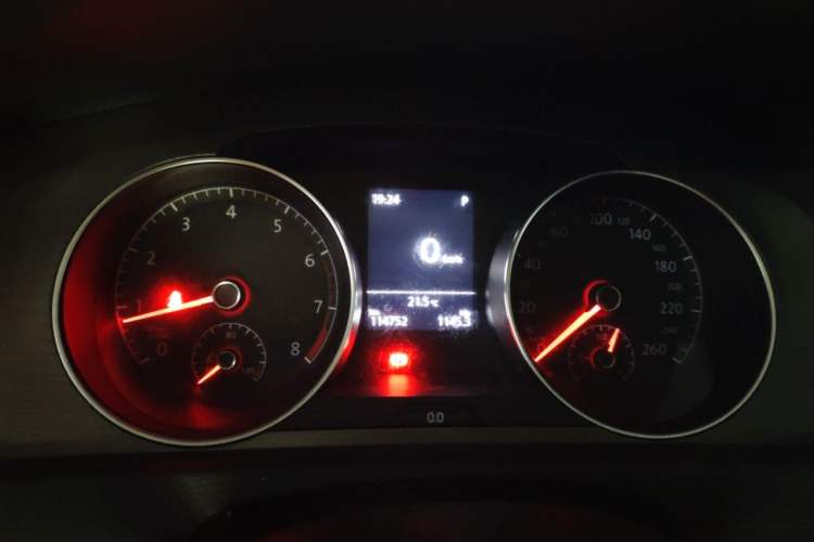 Used Volkswagen Golf 2016 230TSI Automatic Comfort Version Instrument Cluster