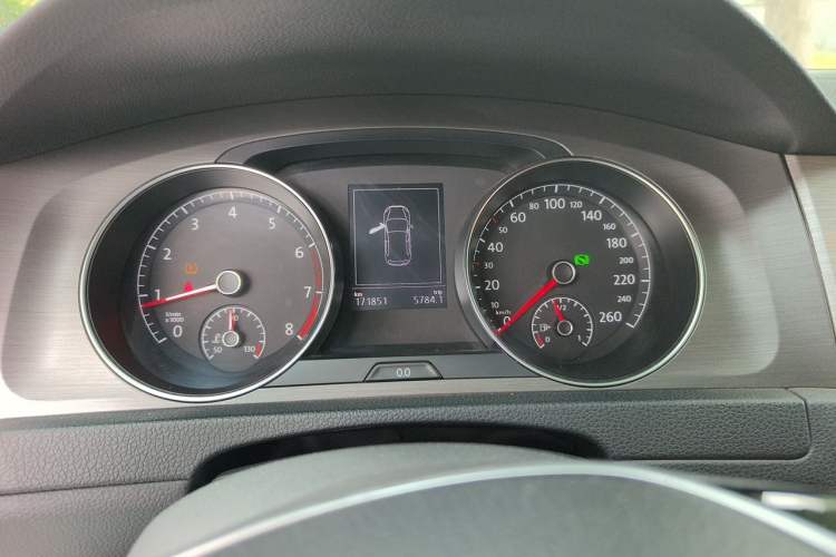 Used Volkswagen Golf 2016 230TSI Automatic Comfort Version Instrument Cluster