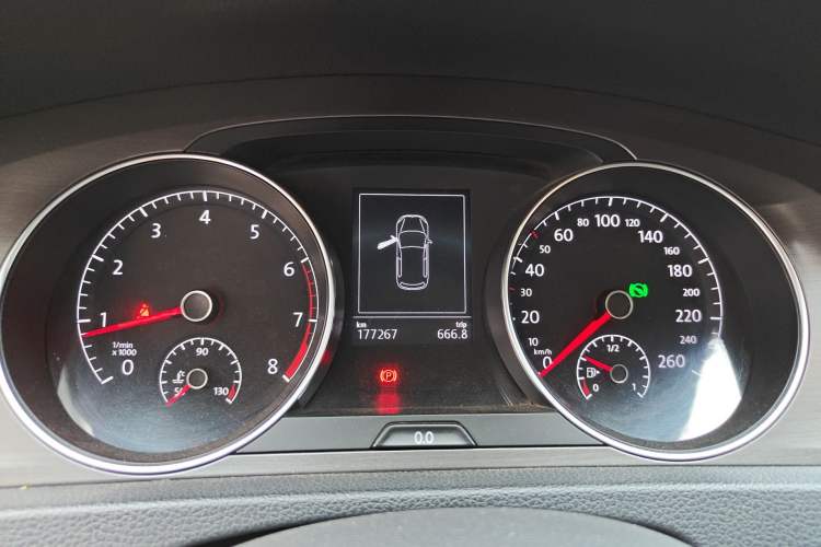Used Volkswagen Golf 2016 230TSI Automatic Comfort Version Instrument Cluster