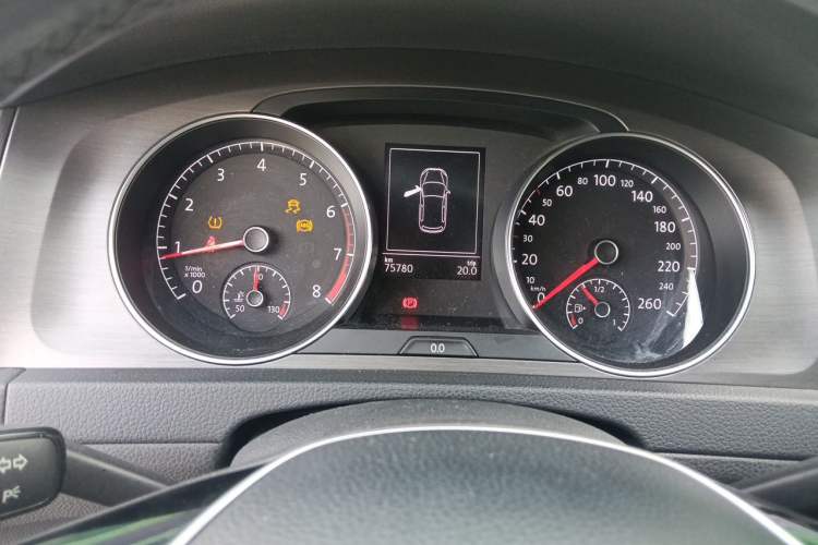 Used Volkswagen Golf 2016 230TSI Automatic Comfort Version Instrument Cluster