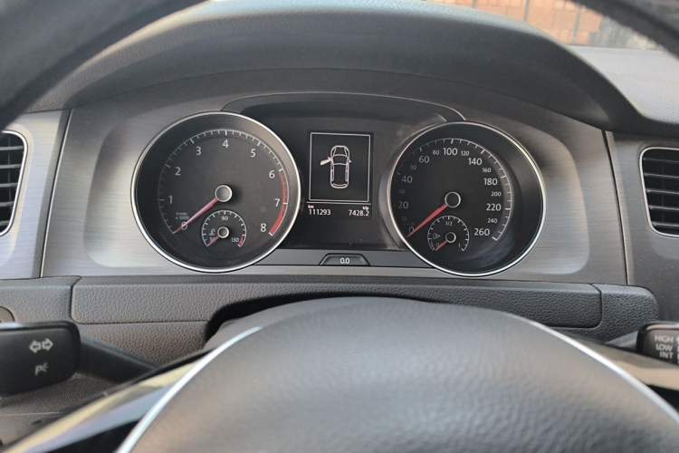 Used Volkswagen Golf 2016 230TSI Automatic Comfort Version Instrument Cluster