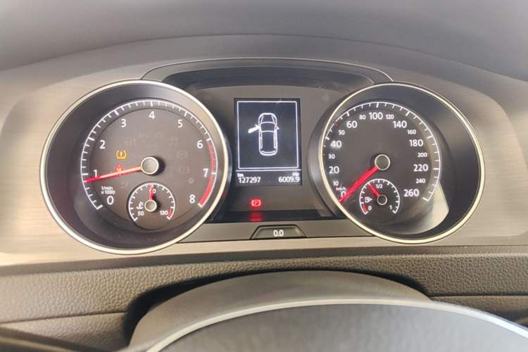 Used Volkswagen Golf 2016 230TSI Automatic Comfort Version Instrument Cluster