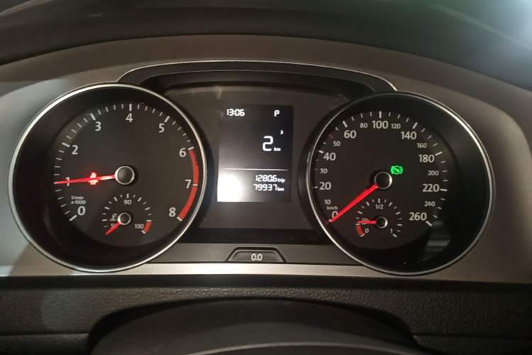 Used Volkswagen Golf 2016 1.6L Automatic Fashion Model Instrument Cluster