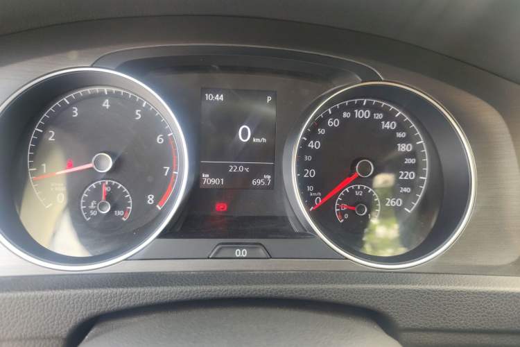 Used Volkswagen Golf 2016 230TSI Automatic Luxury Version Instrument Cluster