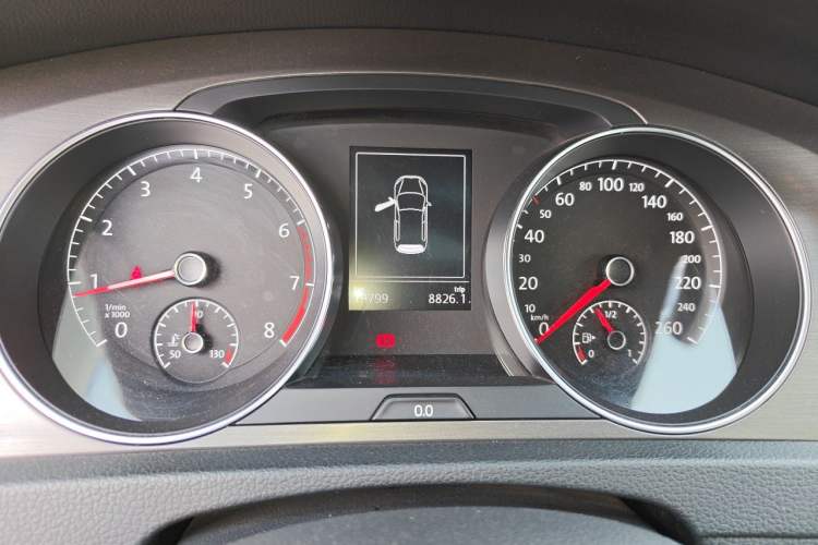Used Volkswagen Golf 2016 230TSI Automatic Comfort Version Instrument Cluster