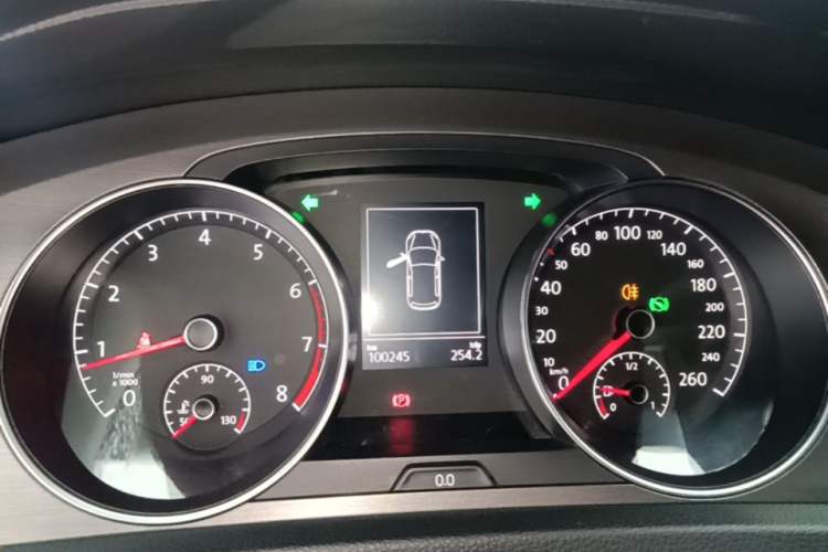 Used Volkswagen Golf 2016 230TSI Automatic Luxury Version Instrument Cluster
