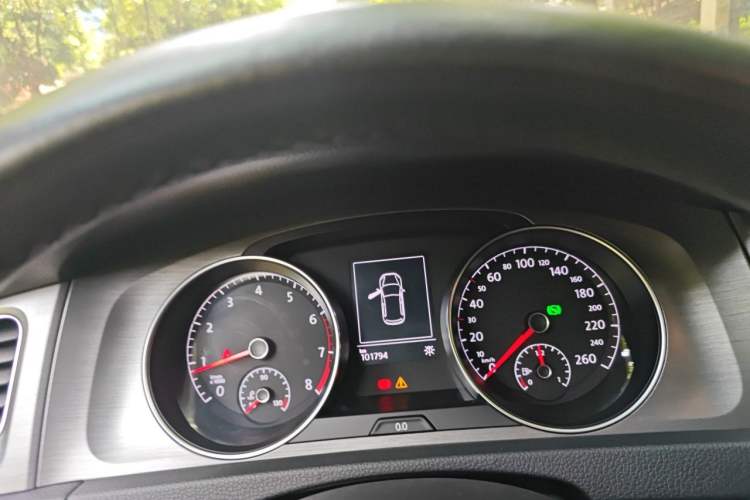 Used Volkswagen Golf 2016 230TSI Automatic Comfort Version Instrument Cluster