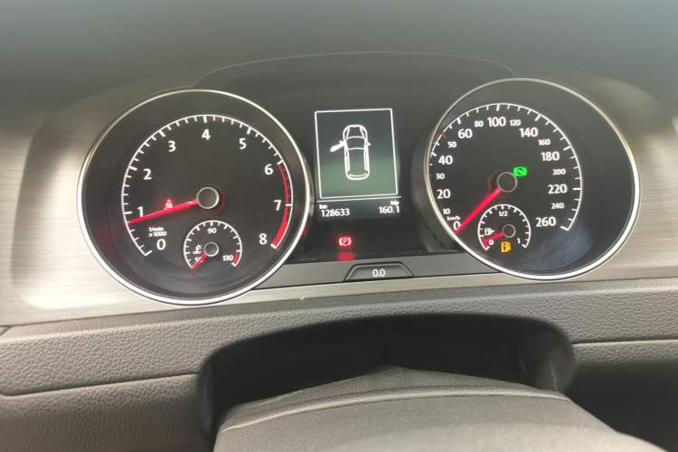 Used Volkswagen Golf 2016 230TSI Automatic Luxury Version Instrument Cluster
