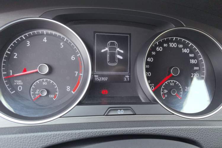 Used Volkswagen Golf 2016 230TSI Manual Comfort Version Instrument Cluster