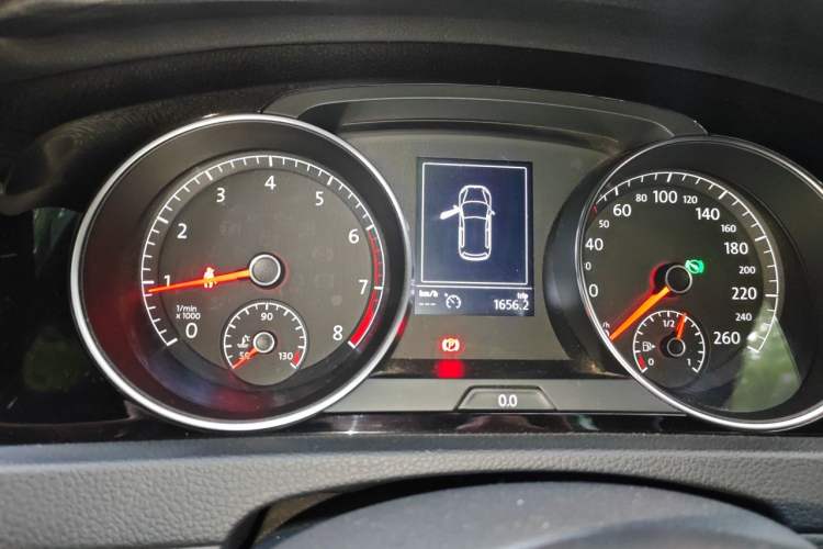 Used Volkswagen Golf 2016 1.4TSI Automatic R-Line Instrument Cluster