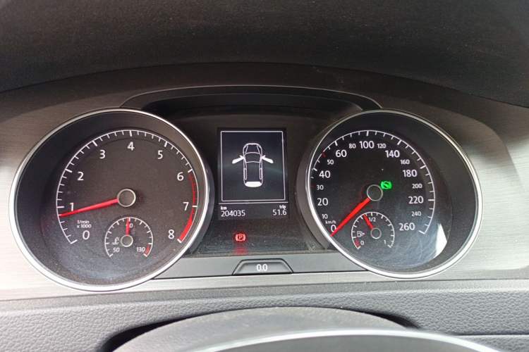 Used Volkswagen Golf 2016 230TSI Automatic Comfort Version Instrument Cluster