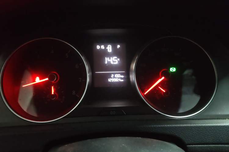 Used Volkswagen Golf 2016 1.6L Automatic Fashion Model Instrument Cluster