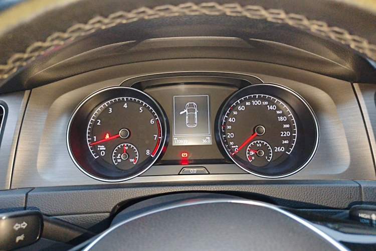 Used Volkswagen Golf 2016 230TSI Automatic Luxury Version Instrument Cluster