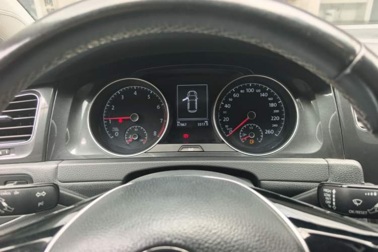 Used Volkswagen Golf 2016 230TSI Automatic Comfort Version Instrument Cluster