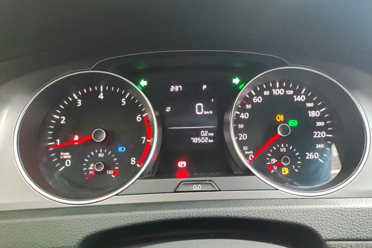 Used Volkswagen Golf 2016 1.6L Automatic Fashion Model Instrument Cluster