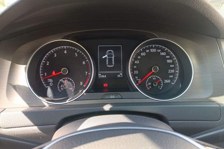Used Volkswagen Golf 2016 230TSI Automatic Comfort Version Instrument Cluster