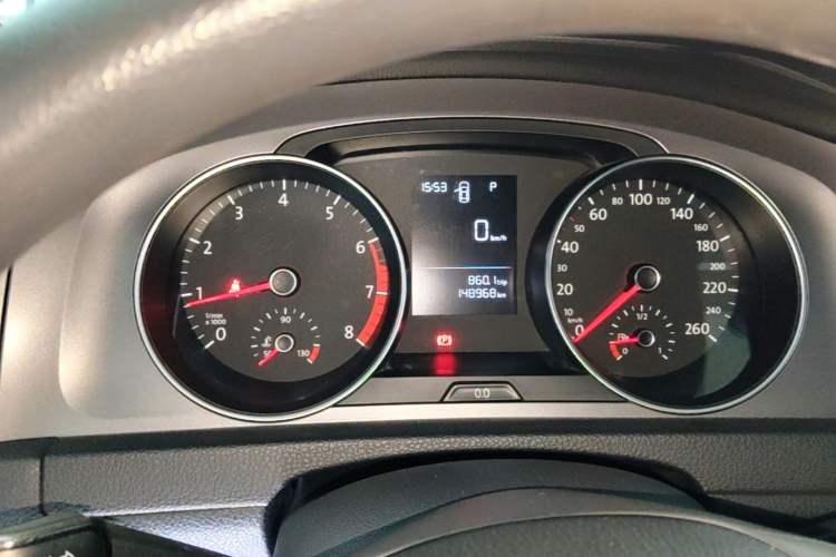 Used Volkswagen Golf 2016 1.6L Automatic Fashion Model Instrument Cluster