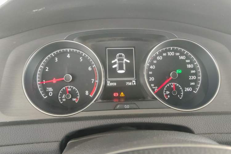 Used Volkswagen Golf 2016 230TSI Automatic Comfort Version Instrument Cluster