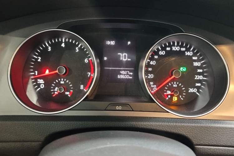 Used Volkswagen Golf 2016 1.6L Automatic Fashion Model Instrument Cluster