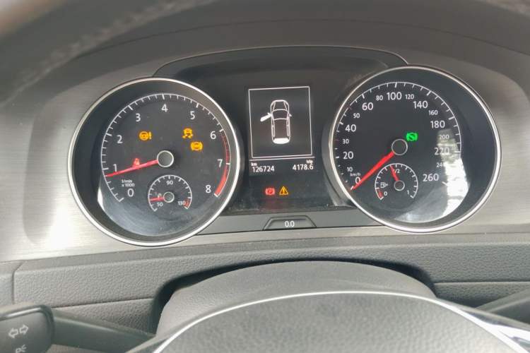 Used Volkswagen Golf 2016 230TSI Automatic Comfort Version Instrument Cluster