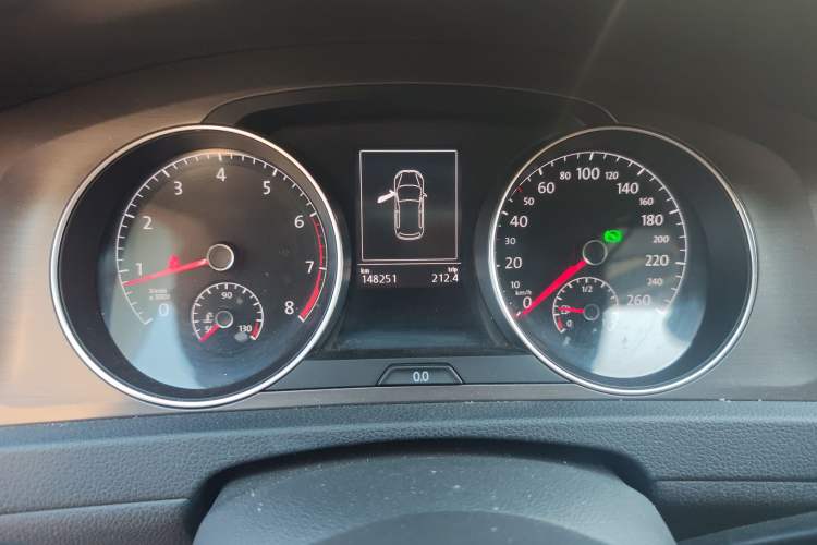 Used Volkswagen Golf 2016 230TSI Automatic Comfort Version Instrument Cluster