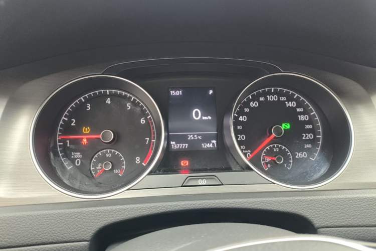 Used Volkswagen Golf 2016 230TSI Automatic Luxury Version Instrument Cluster