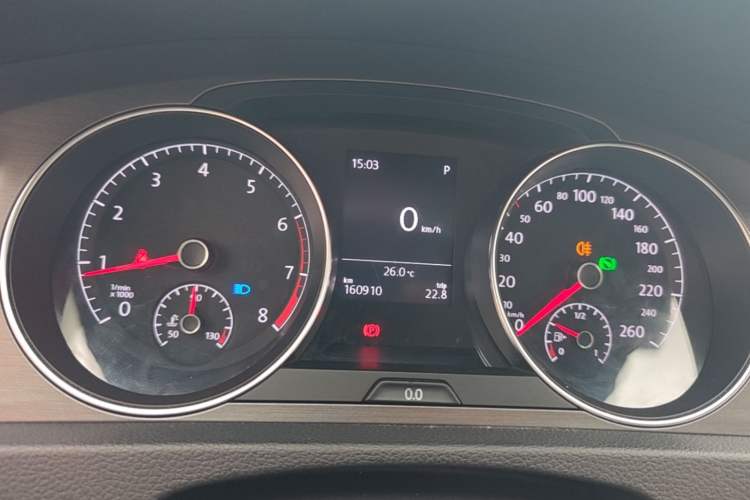 Used Volkswagen Golf 2016 230TSI Automatic Luxury Version Instrument Cluster