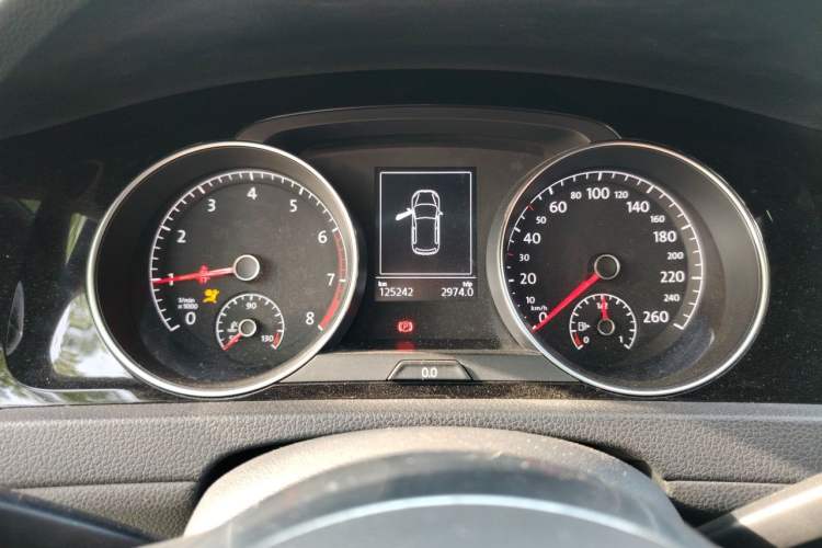 Used Volkswagen Golf 2016 1.4TSI Automatic R-Line Instrument Cluster