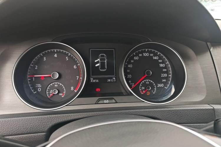Used Volkswagen Golf 2016 230TSI Automatic Comfort Version Instrument Cluster