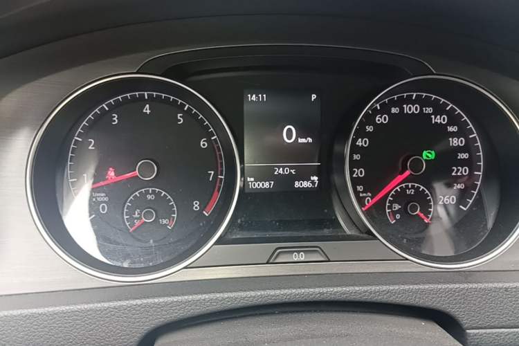 Used Volkswagen Golf 2016 230TSI Automatic Luxury Version Instrument Cluster