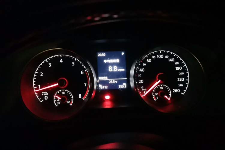 Used Volkswagen Golf 2016 230TSI Automatic Comfort Version Instrument Cluster