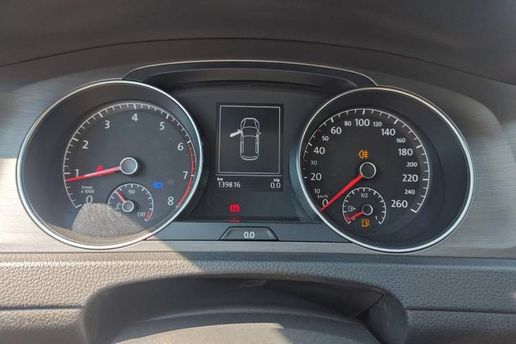 Used Volkswagen Golf 2016 230TSI Manual Comfort Version Instrument Cluster