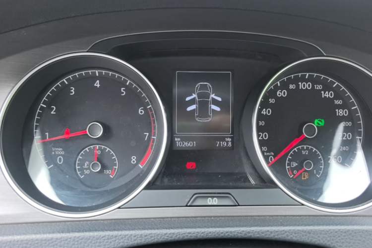 Used Volkswagen Golf 2016 230TSI Automatic Comfort Version Instrument Cluster