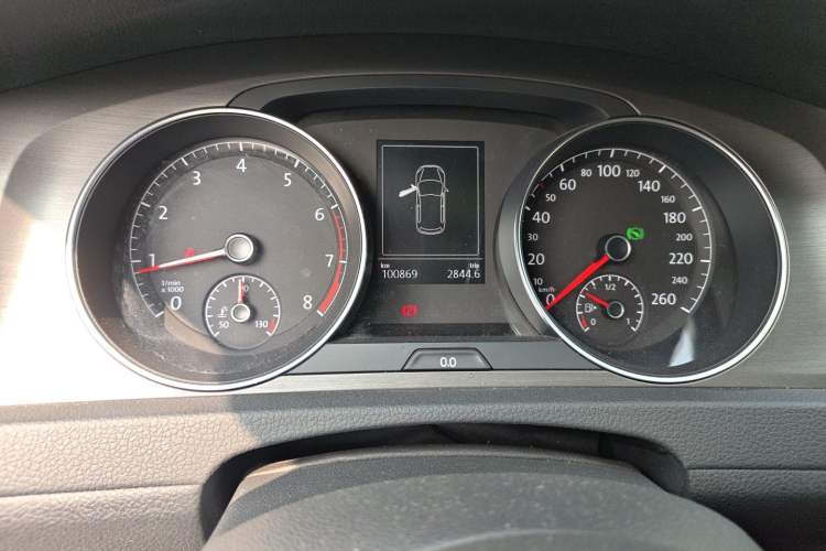 Used Volkswagen Golf 2016 230TSI Automatic Luxury Version Instrument Cluster