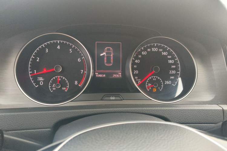 Used Volkswagen Golf 2016 230TSI Automatic Comfort Version Instrument Cluster