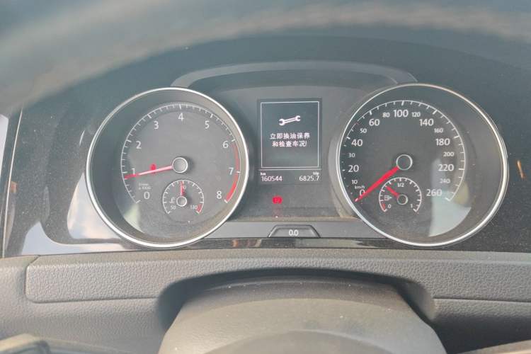 Used Volkswagen Golf 2016 1.4TSI Automatic R-Line Instrument Cluster