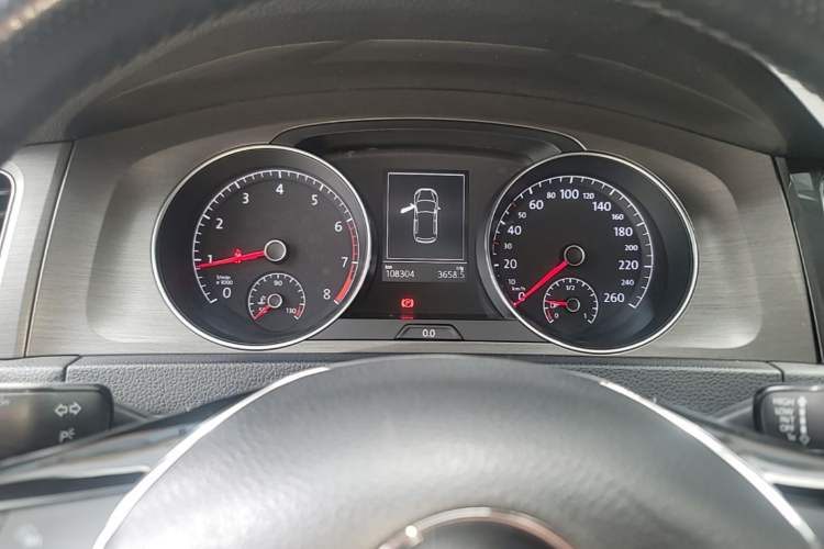 Used Volkswagen Golf 2016 230TSI Automatic Comfort Version Instrument Cluster