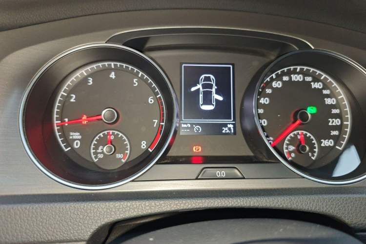 Used Volkswagen Golf 2016 230TSI Automatic Luxury Version Instrument Cluster