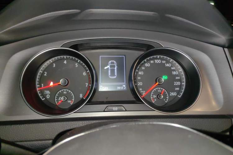 Used Volkswagen Golf 2016 230TSI Automatic Comfort Version Instrument Cluster