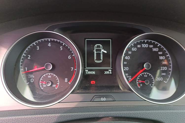 Used Volkswagen Golf 2016 230TSI Automatic Luxury Version Instrument Cluster