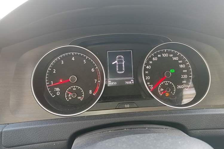 Used Volkswagen Golf 2016 230TSI Automatic Comfort Version Instrument Cluster