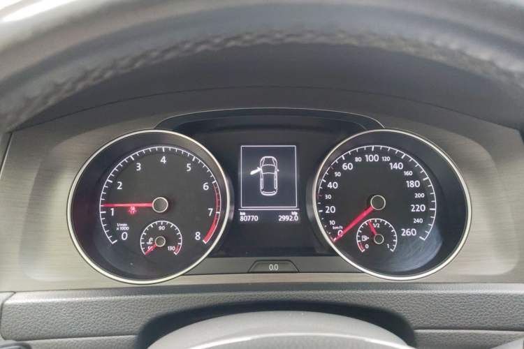 Used Volkswagen Golf 2016 230TSI Automatic Comfort Version Instrument Cluster