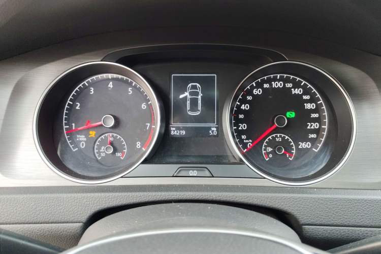 Used Volkswagen Golf 2016 230TSI Automatic Luxury Version Instrument Cluster