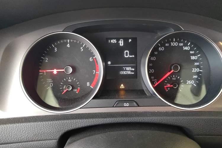 Used Volkswagen Golf 2016 1.6L Automatic Fashion Model Instrument Cluster